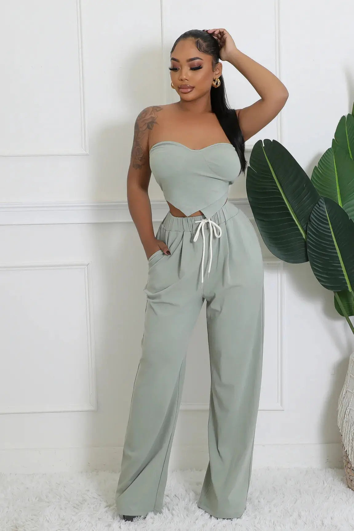 Paula The Outlook Pan Set Gia Luxe Couture